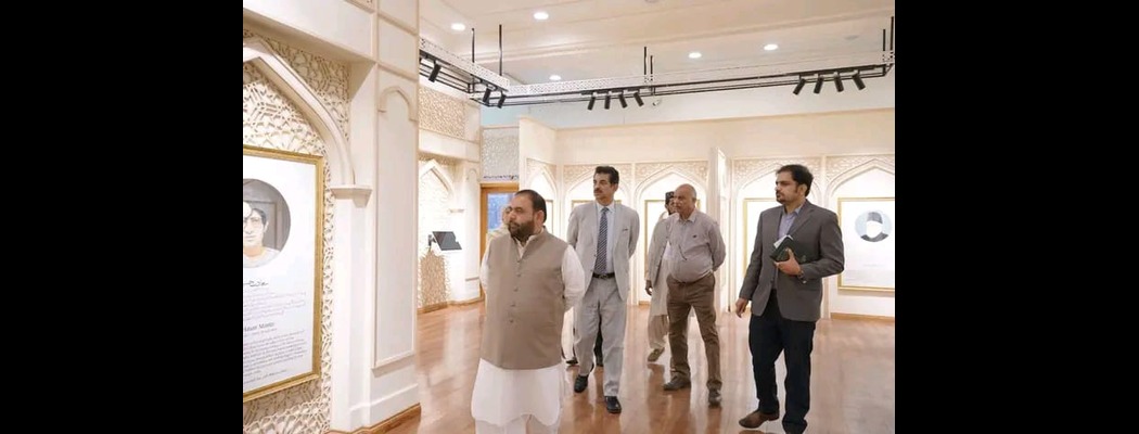 اسلام آباد، 15 مئی 2025: وفاقی وزیر قومی ورثہ و ثقافت جناب اورنگزیب کھچی اور وفاقی سیکرٹری جناب اسد رحمان گیلانی کا اکادمی ادبیات پاکستان کا دورہ۔ صدرنشیں ڈاکٹر نجیبہ عارف نے اکادمی کے اغراض و مقاصد، ادبی منصوبوں اور درپیش مسائل پر بریفنگ دی۔ وفاقی وزیر نے اکادمی کی کاوشوں کو سراہا اور مکمل تعاون کی یقین دہانی کروائی۔

